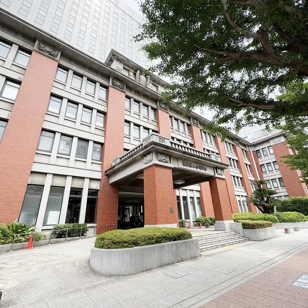 横浜第二合同庁舎の由緒ある外観1Fの食堂がおいしい
